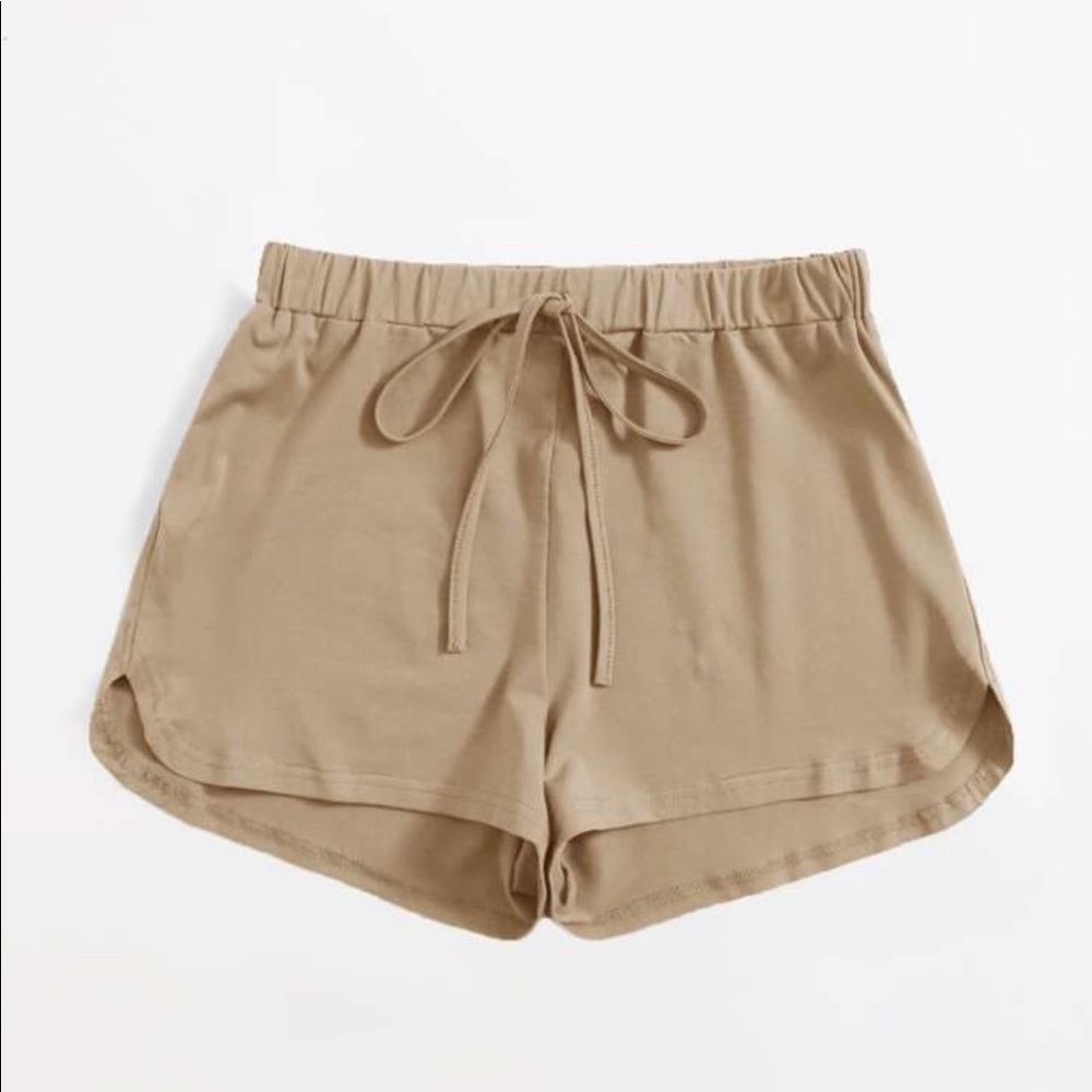 Dolphin Shorts 🎀 - Picture 2 of 4